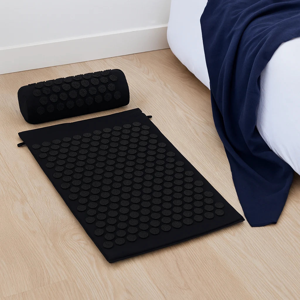 Tapis d'acupression prêt pour une séance du soir