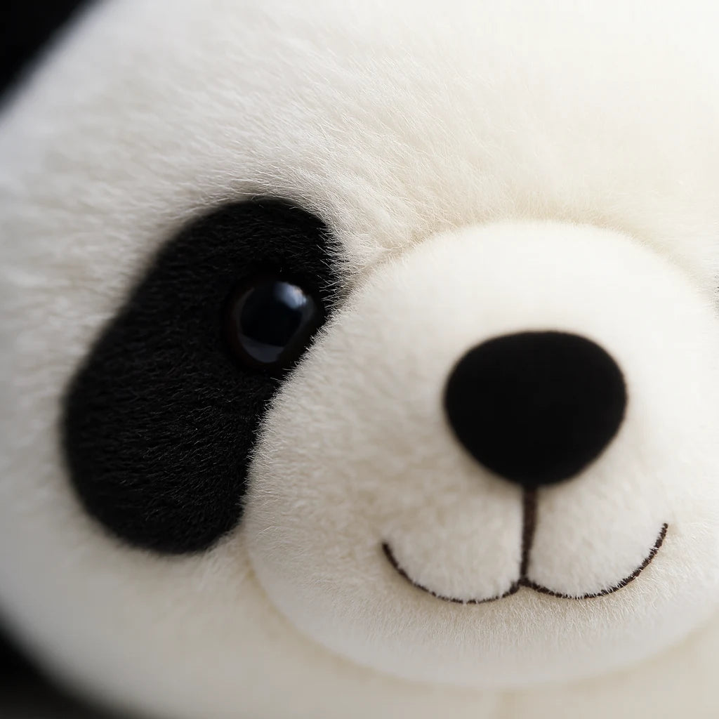 Fourrure ultra-douce de la peluche lestée panda en gros plan
